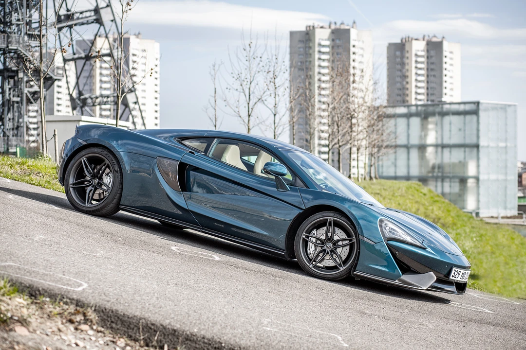 2017 McLaren 570GT - Image 15 of 31
