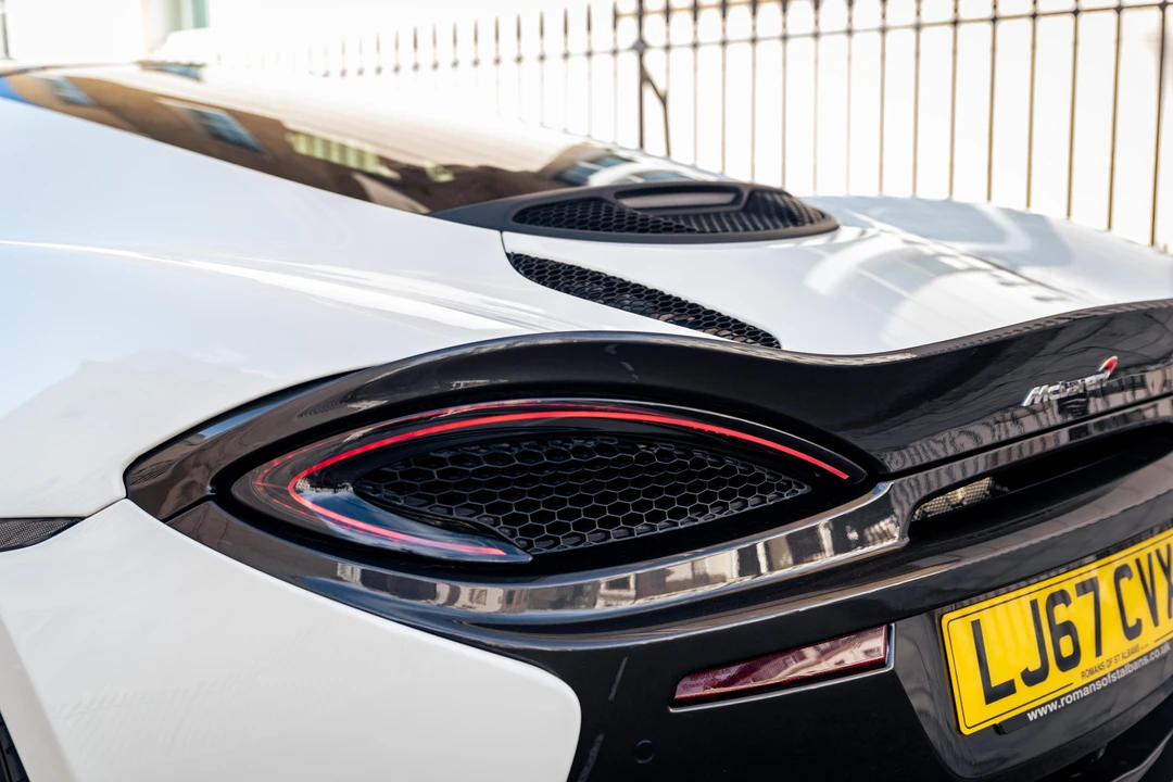 2018 McLaren 570GT - Image 25 of 31