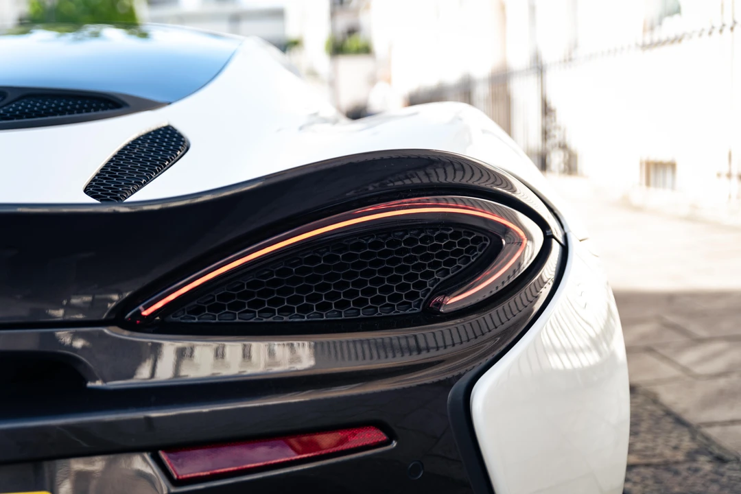 2018 McLaren 570GT - Image 29 of 31