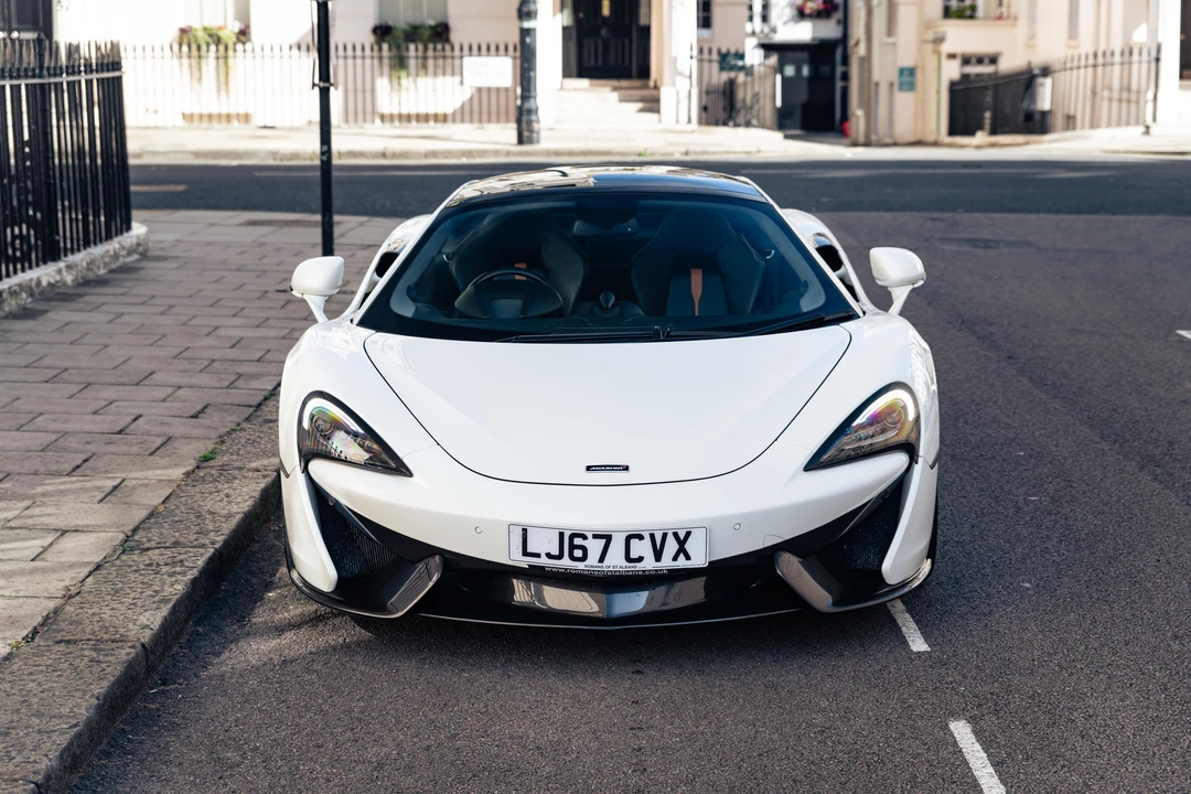 2018 McLaren 570GT - Image 10 of 31