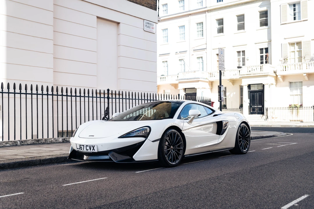 2018 McLaren 570GT - Image 4 of 31