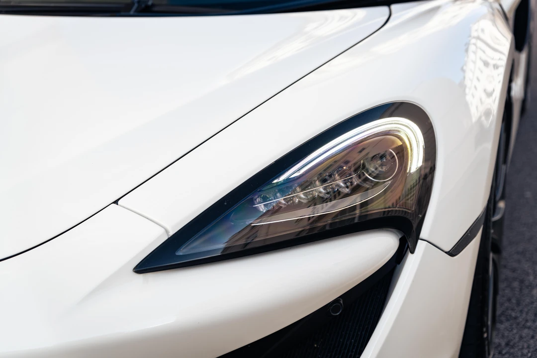 2018 McLaren 570GT - Image 21 of 31