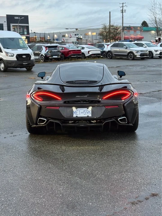 2017 McLaren 570GT - Image 4 of 17