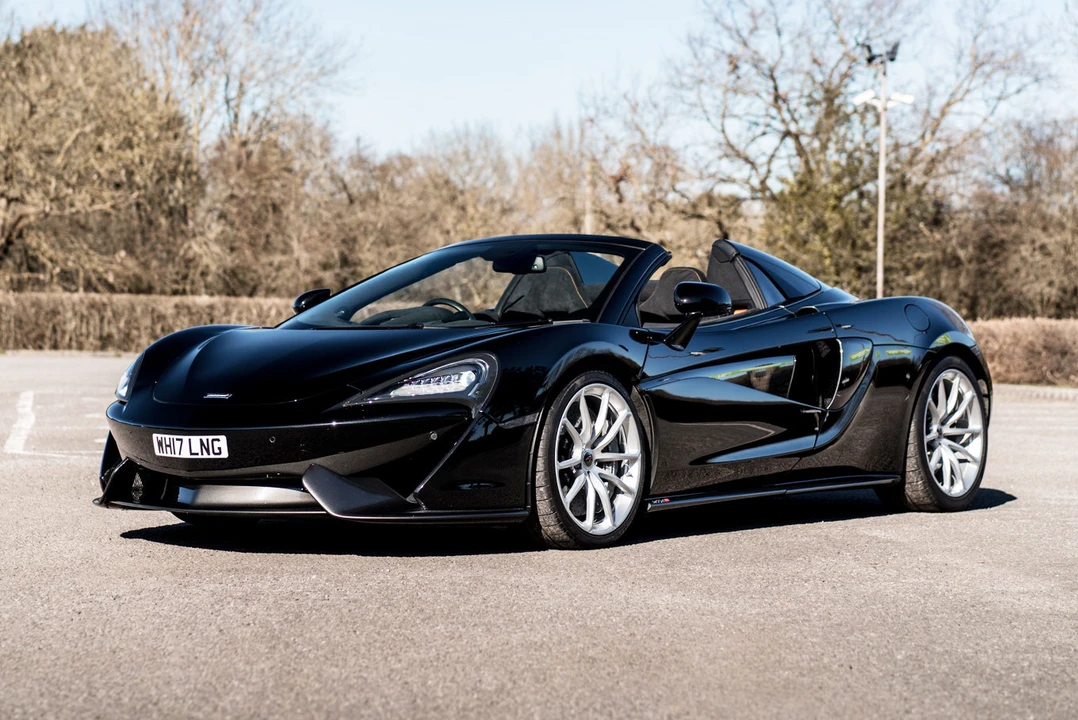 2017 McLaren 570S Spider - Image 2 of 31