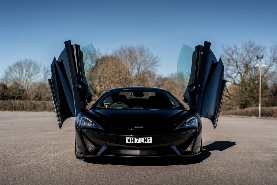 2017 McLaren 570S Spider - Image 6 of 31