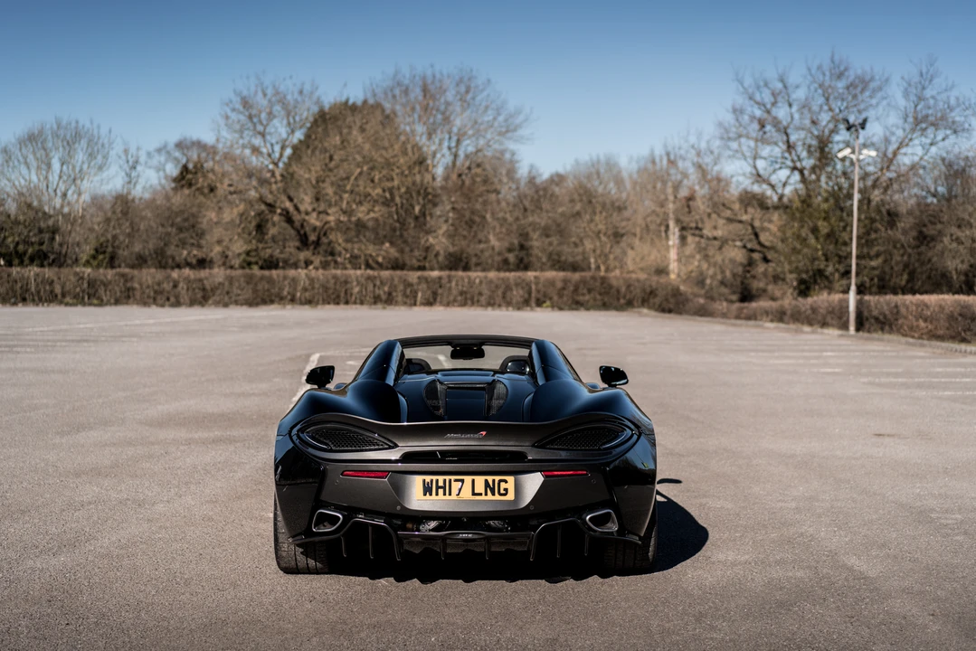2017 McLaren 570S Spider - Image 16 of 31
