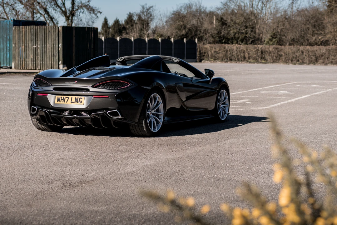 2017 McLaren 570S Spider - Image 22 of 31