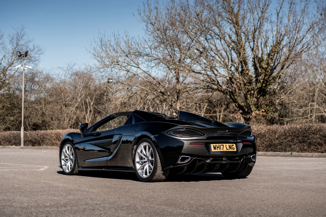 2017 McLaren 570S Spider - Image 18 of 31