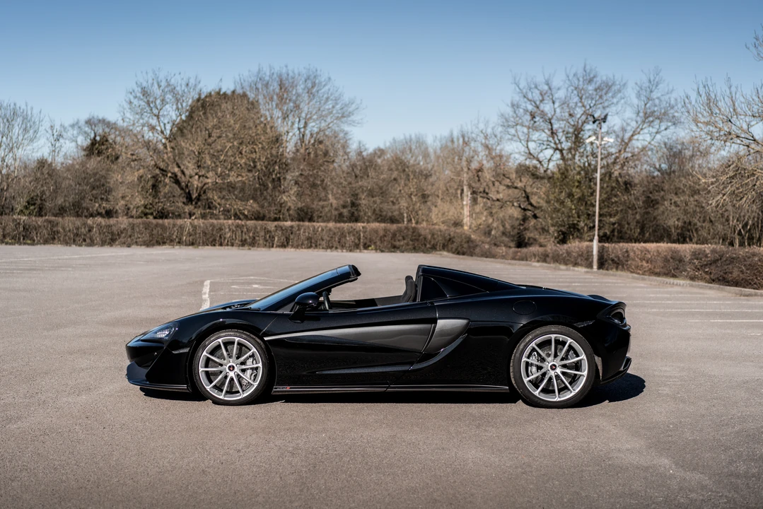 2017 McLaren 570S Spider - Image 8 of 31