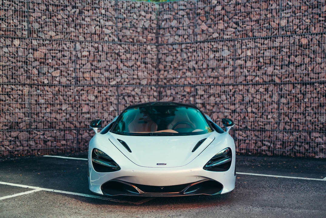 2017 McLaren 720S - Image 3 of 31