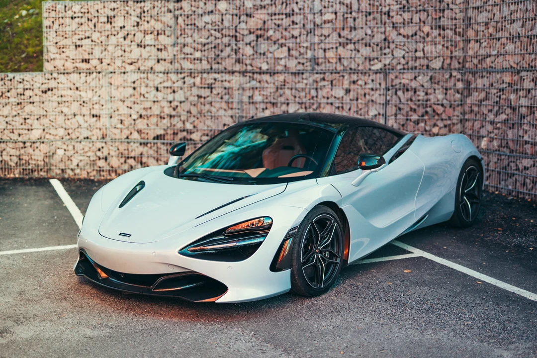 2017 McLaren 720S - Image 10 of 31
