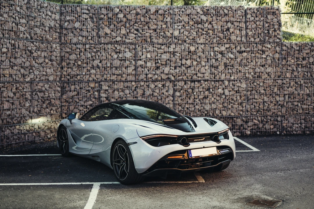 2017 McLaren 720S - Image 11 of 31
