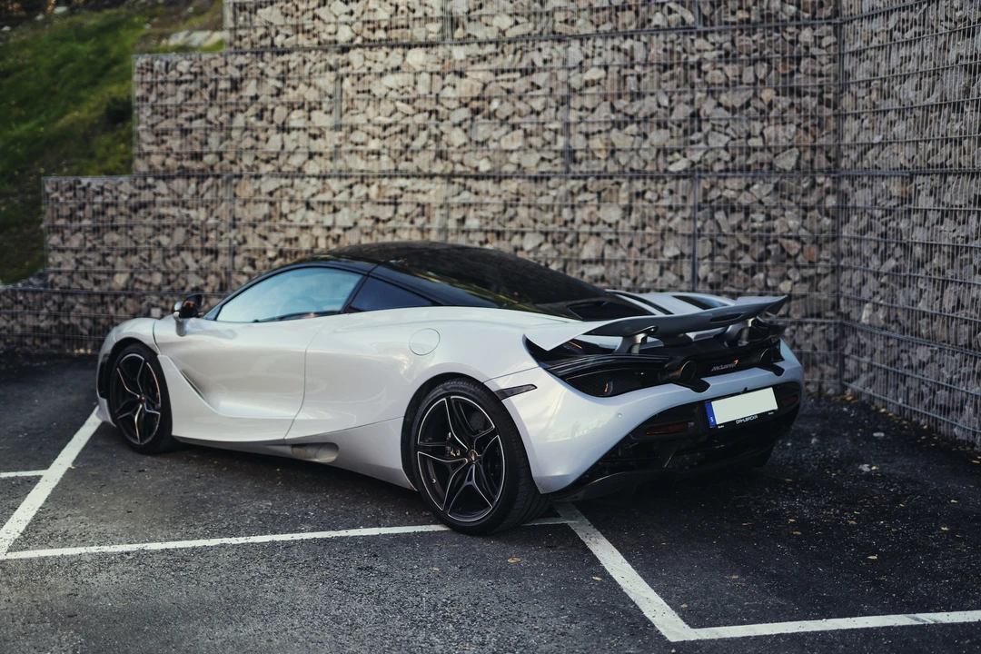 2017 McLaren 720S - Image 6 of 31