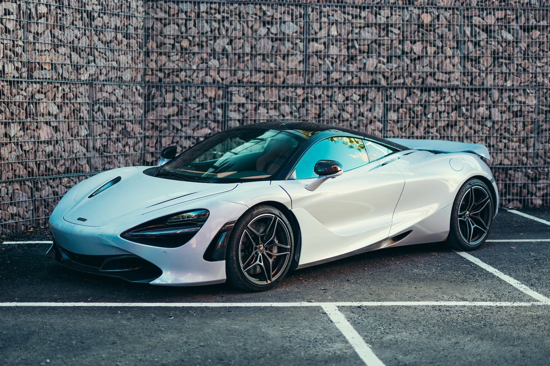 2017 McLaren 720S - Image 5 of 31