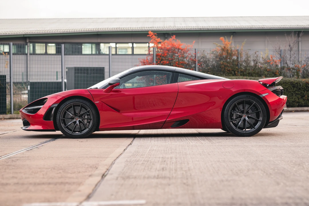 2017 McLaren 720S - Image 5 of 31
