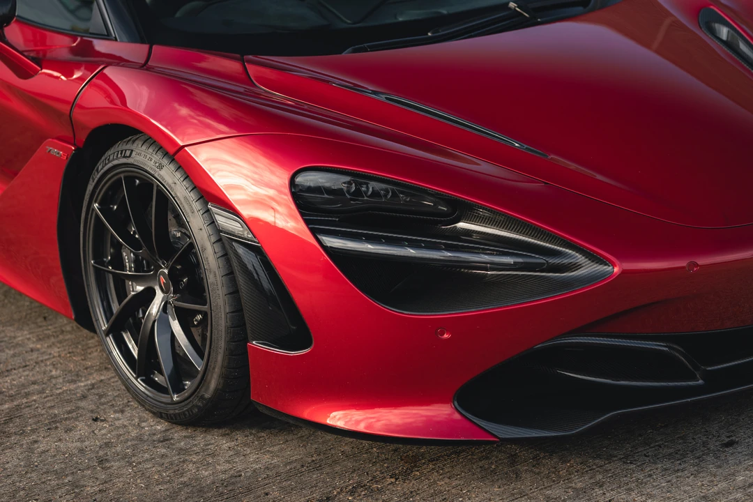 2017 McLaren 720S - Image 18 of 31