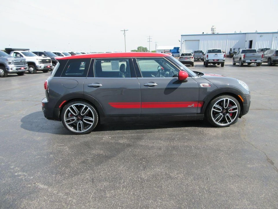 2017 Mini Clubman 2nd Gen - Image 2 of 30