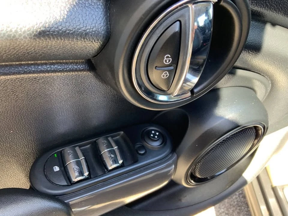 2017 Mini Mini 3rd Gen - Image 6 of 20