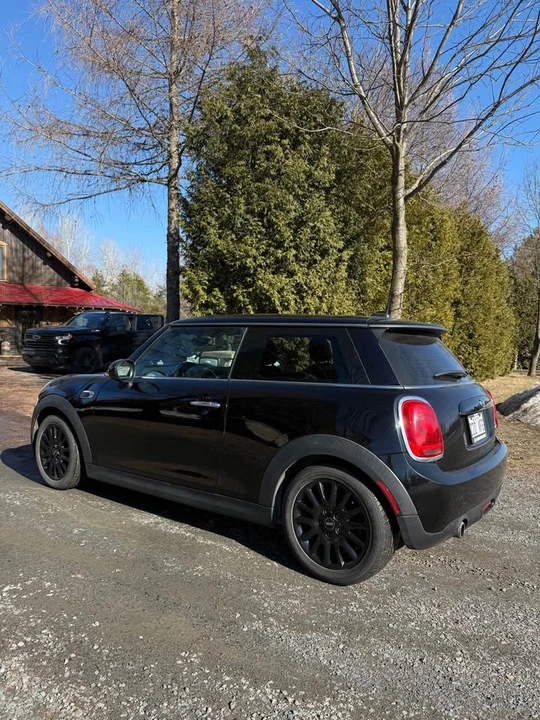 2017 Mini Mini 3rd Gen - Image 4 of 5