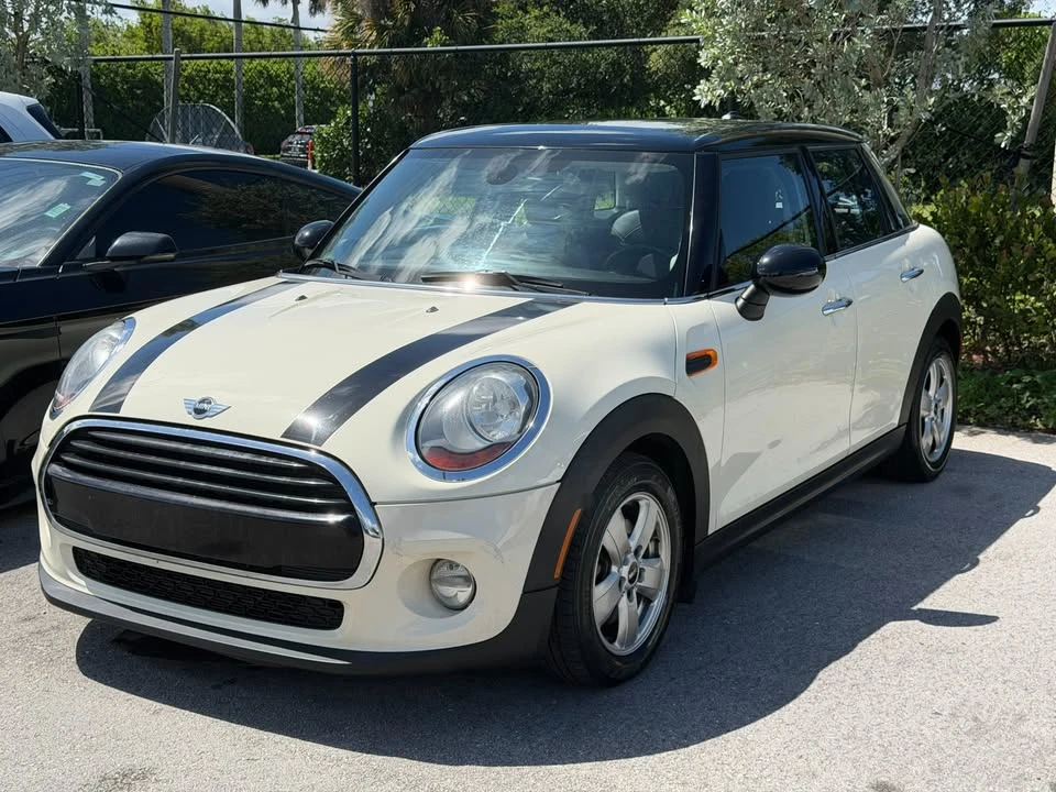 2017 Mini Mini 3rd Gen - Image 2 of 8
