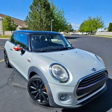 2017 MINI Cooper