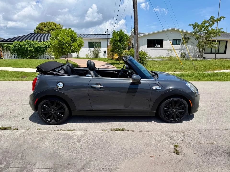 2017 Mini Mini 3rd Gen - Image 5 of 10