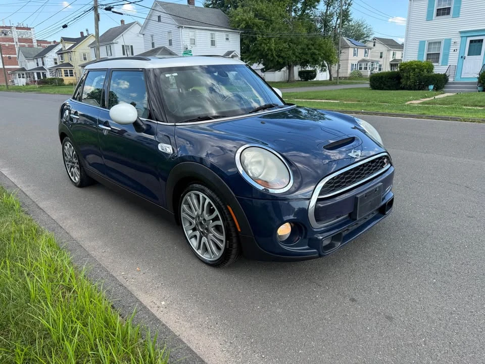 2017 Mini Mini 3rd Gen - Image 2 of 10