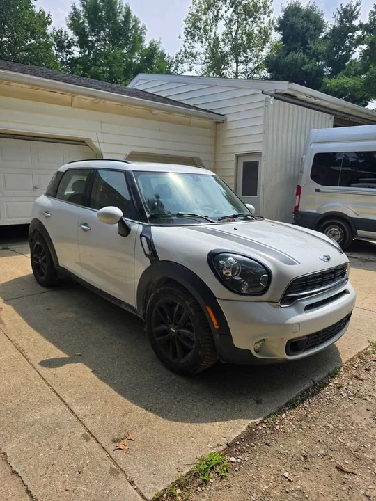2017 Mini Mini 3rd Gen - Image 2 of 16