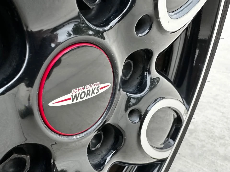 2017 Mini Modern Mini - Image 9 of 20