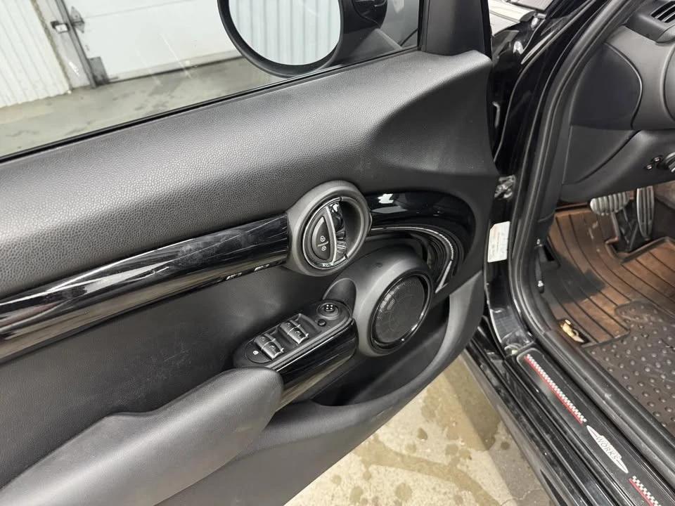 2017 Mini Mini Cooper S 3rd Gen - Image 16 of 20