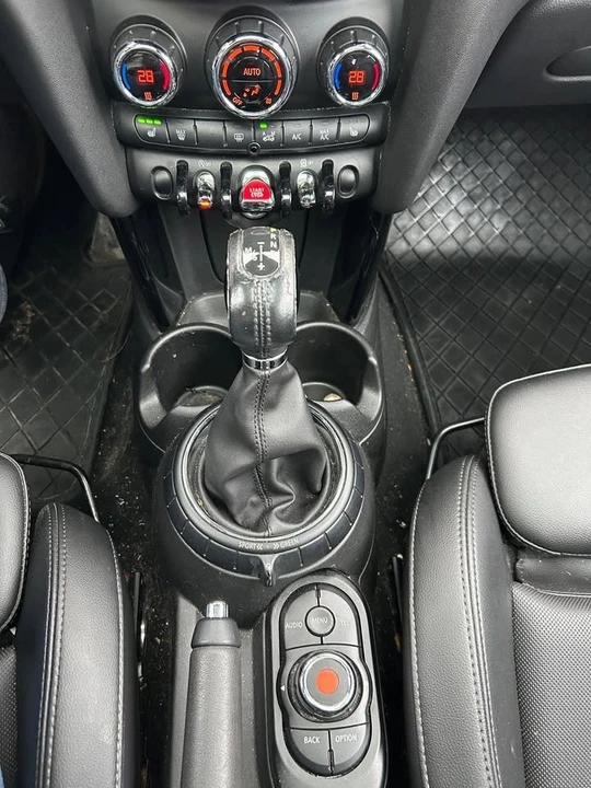 2017 Mini Mini Cooper S 3rd Gen - Image 13 of 19