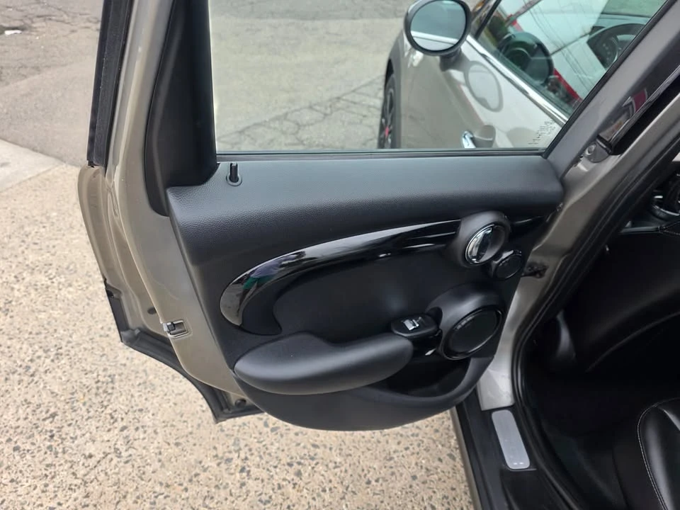 2017 Mini Mini Cooper S 3rd Gen - Image 11 of 17