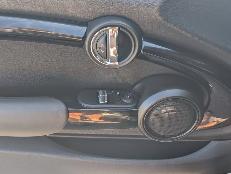 2017 Mini Mini Cooper S 3rd Gen - Image 5 of 12