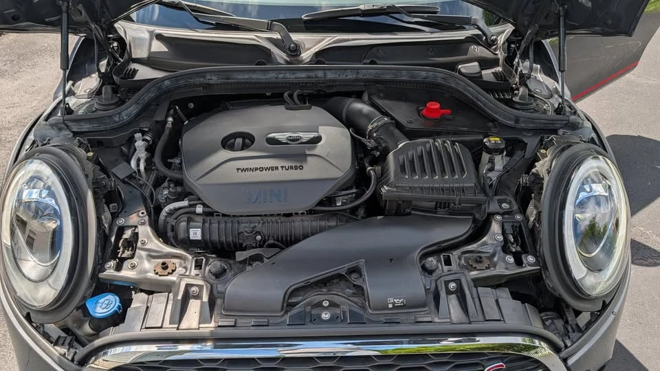 2017 Mini Mini Cooper S 3rd Gen - Image 5 of 19