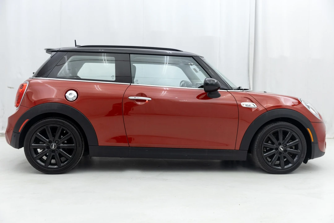 2017 Mini Mini Cooper S 3rd Gen - Image 27 of 31