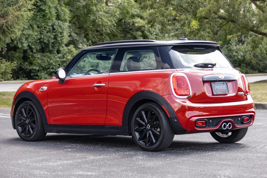 2017 Mini Mini Cooper S 3rd Gen - Image 9 of 31