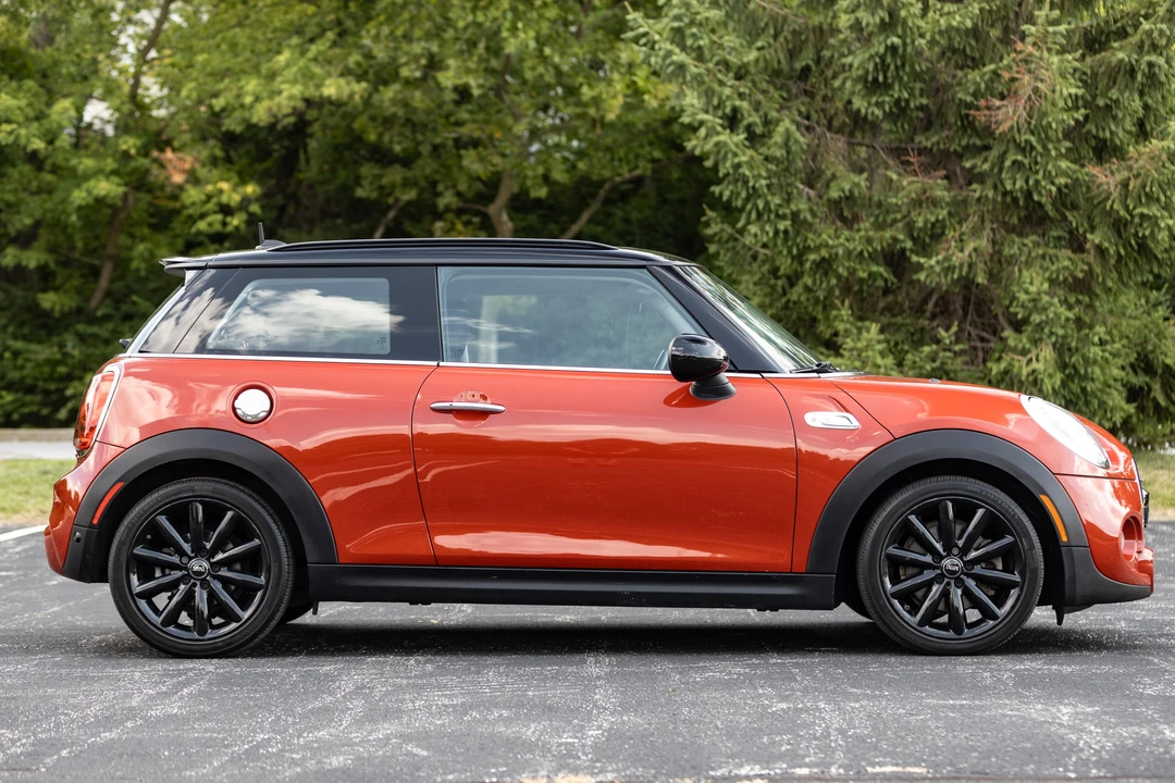 2017 Mini Mini Cooper S 3rd Gen - Image 14 of 31