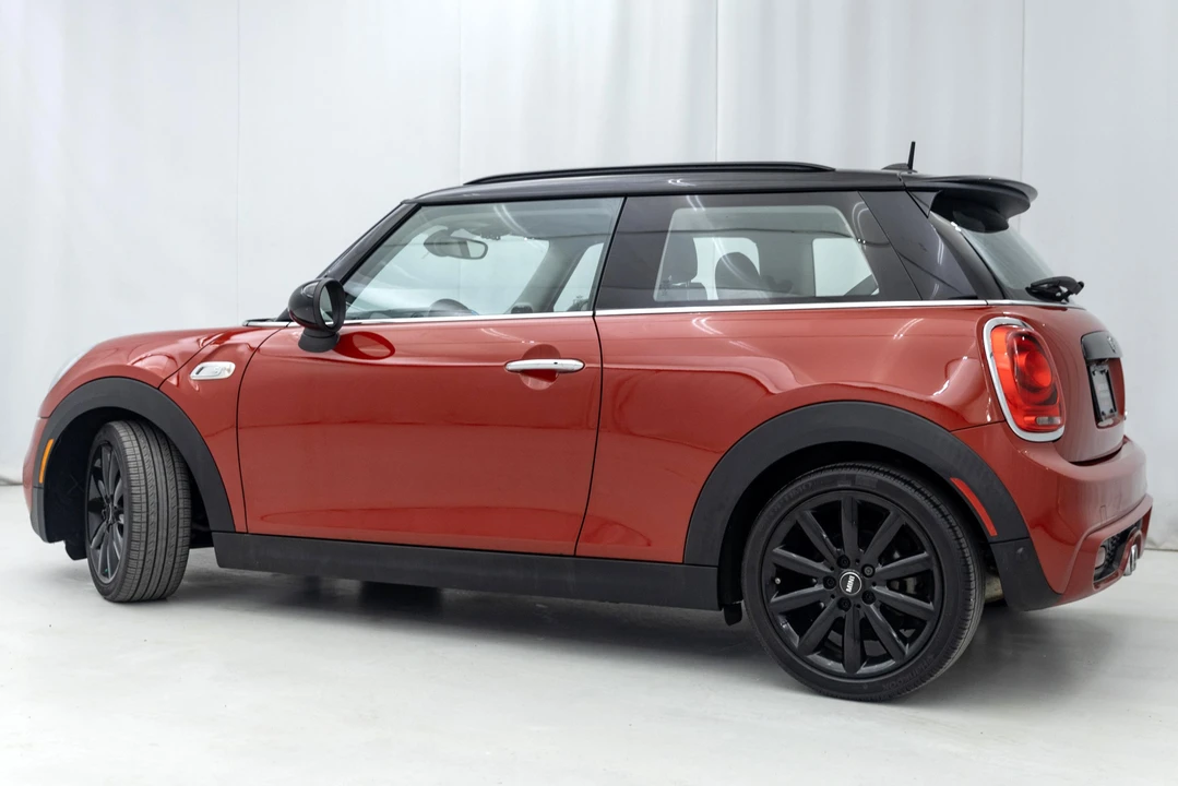2017 Mini Mini Cooper S 3rd Gen - Image 22 of 31