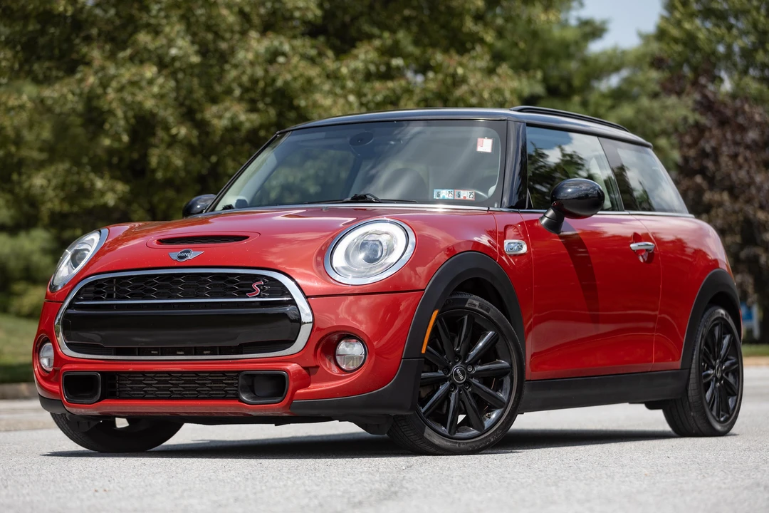 2017 Mini Mini Cooper S 3rd Gen - Image 8 of 31