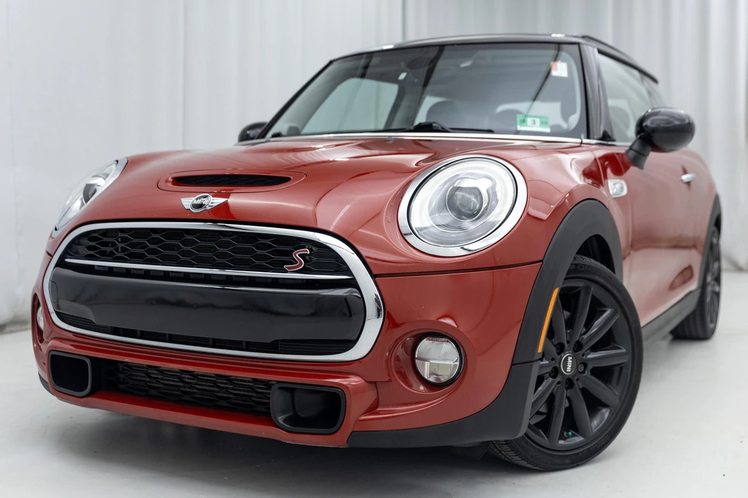 2017 Mini Mini Cooper S 3rd Gen - Image 19 of 31
