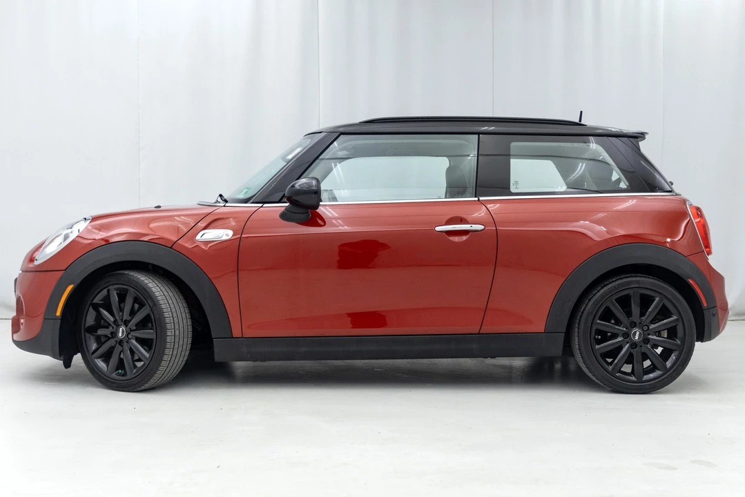 2017 Mini Mini Cooper S 3rd Gen - Image 21 of 31