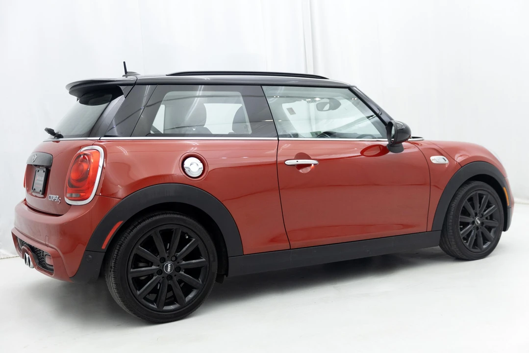 2017 Mini Mini Cooper S 3rd Gen - Image 26 of 31