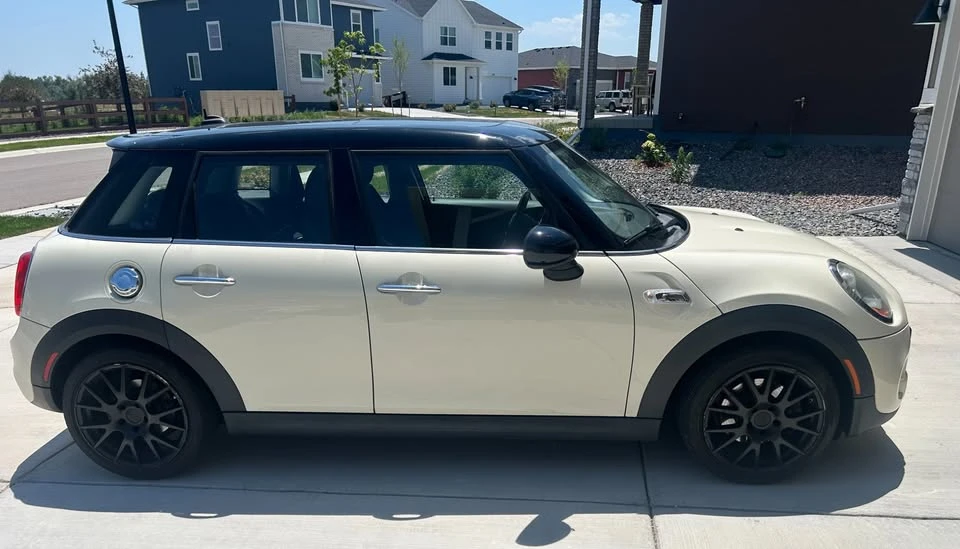 2017 Mini Mini Cooper S 3rd Gen - Image 3 of 4