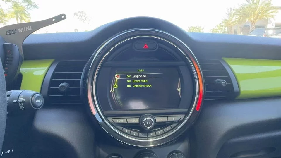 2017 Mini Modern Mini - Image 9 of 9