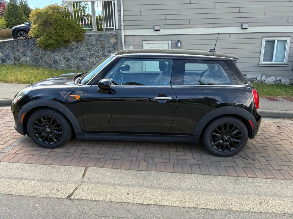 2017 Mini Mini 3rd Gen - Image 3 of 8