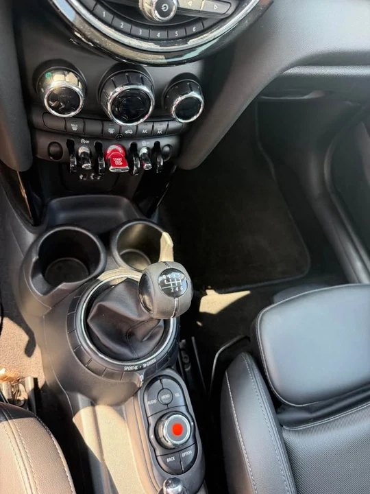 2017 Mini Mini 3rd Gen - Image 6 of 9