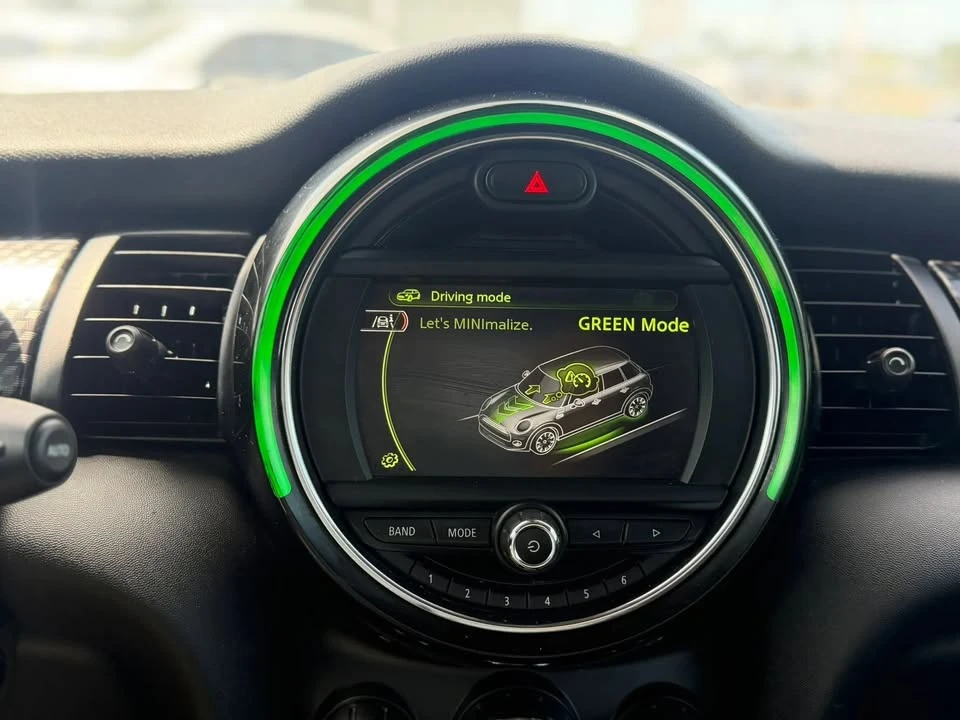 2017 Mini Mini Cooper S 3rd Gen - Image 13 of 17