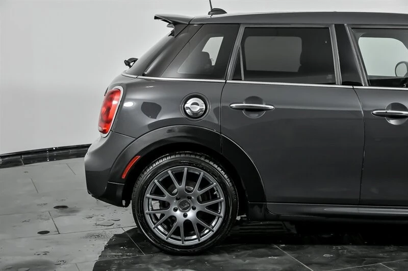 2017 Mini Mini Cooper S 3rd Gen - Image 11 of 12