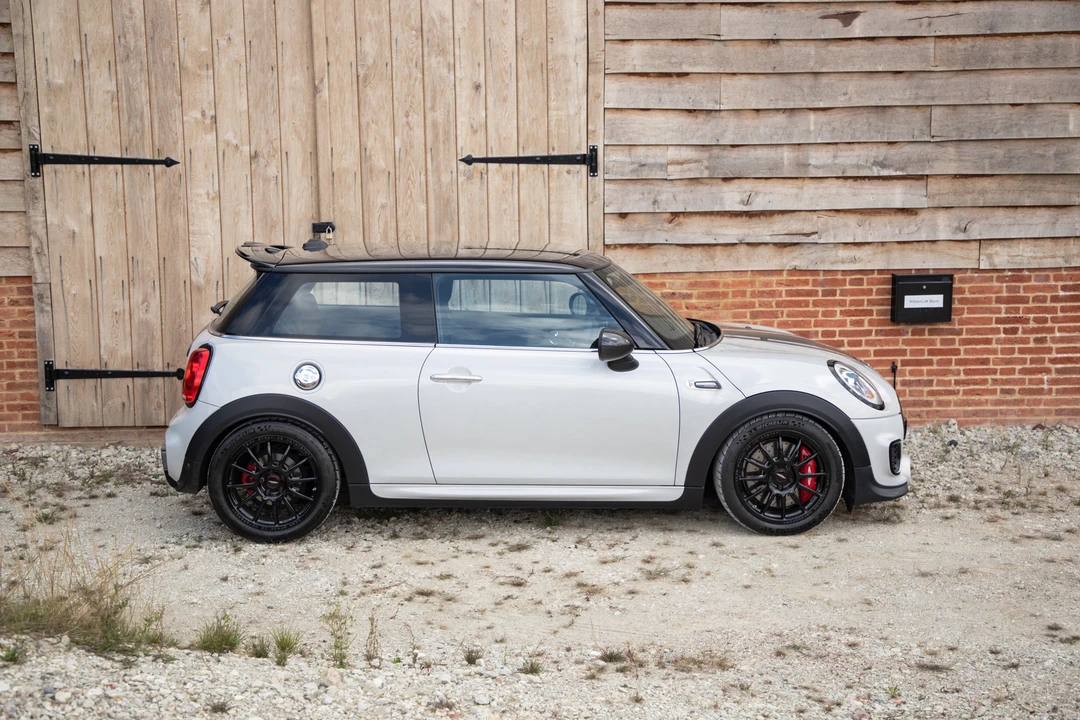 2017 Mini Mini John Cooper Works 3rd Gen - Image 5 of 31