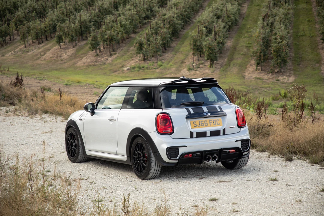 2017 Mini Mini John Cooper Works 3rd Gen - Image 8 of 31